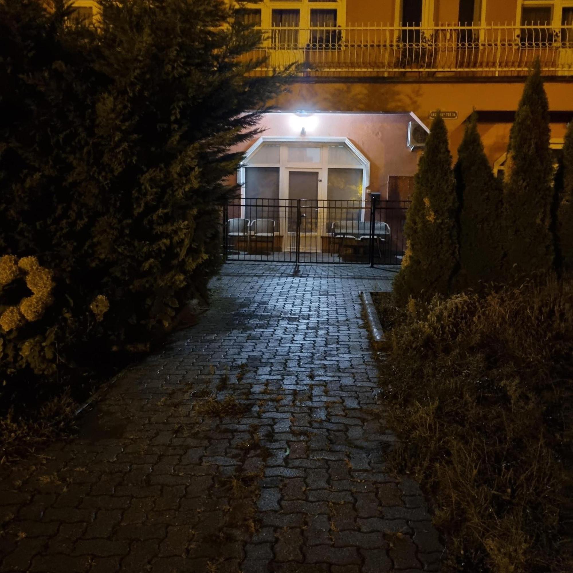 Kertvárosi Apartman Tiszaújváros Exterior foto
