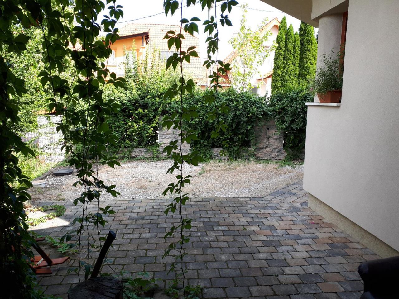 Kertvárosi Apartman Tiszaújváros Exterior foto