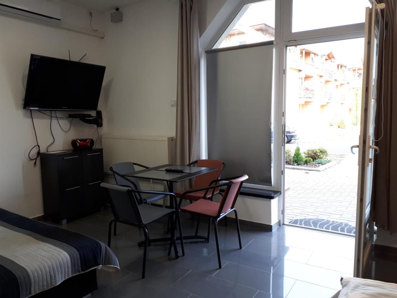 Kertvárosi Apartman Tiszaújváros Exterior foto