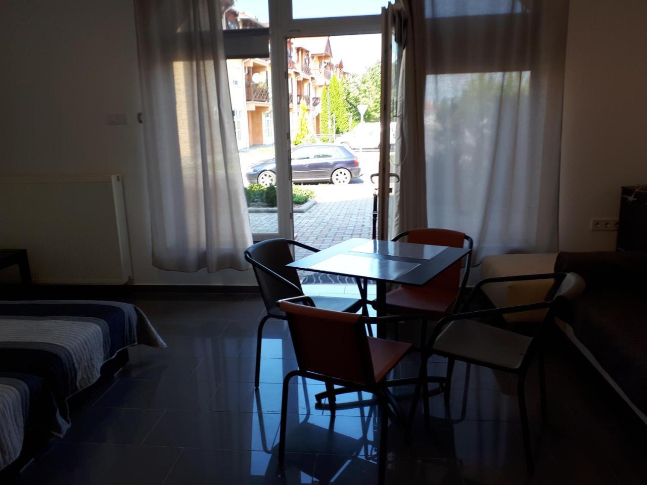 Kertvárosi Apartman Tiszaújváros Exterior foto